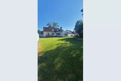 623 Nimrod Court, North Babylon, NY 11703 - Photo 16