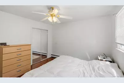 21 Seusing Boulevard, Ronkonkoma, NY 11779 - Photo 10