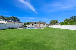 21 Seusing Blvd, Ronkonkoma, NY 11779 - Photo 16