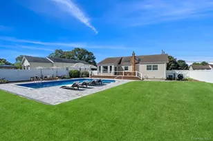 21 Seusing Blvd, Ronkonkoma, NY 11779 - Photo 14
