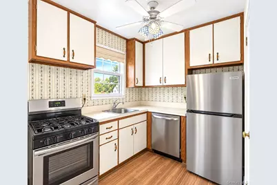 3221 Wilshire Lane #21E, Oakdale, NY 11769 - Photo 8