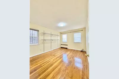 10935 202nd Street, Jamaica, NY 11412 - Photo 6