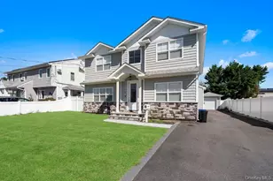183 Park Ln, Massapequa, NY 11758 - Photo 2