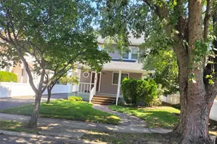 8 Rolling St, Lynbrook, NY 11563 - Photo 2