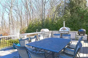 10 Yardley Dr, Dix Hills, NY 11746 - Photo 38
