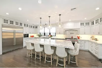 10 Yardley Drive, Dix Hills, NY 11746 - Photo 10