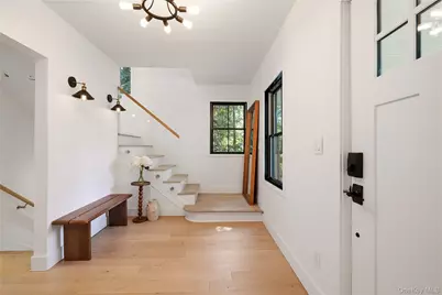 10 The Locusts, Roslyn, NY 11576 - Photo 2