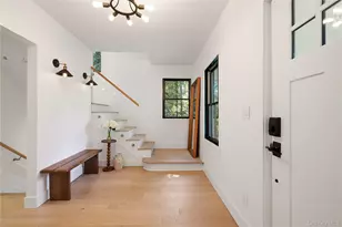 10 The Locusts, Roslyn, NY 11576 - Photo 2