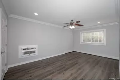552 New Highway #2-1C, Hauppauge, NY 11788 - Photo 6