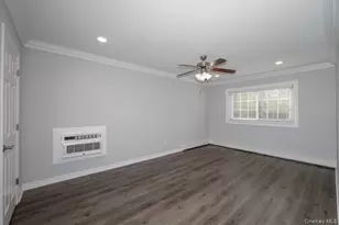 552 New Hwy, Hauppauge, NY 11788 - Photo 6
