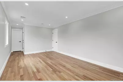 81 E End Avenue, Hicksville, NY 11801 - Photo 36