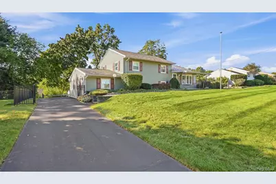14 Valewood Drive, New Windsor, NY 12553 - Photo 4