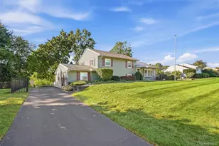 14 Valewood Dr, New Windsor, NY 12553 - Photo 4