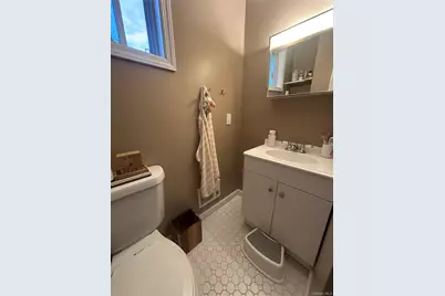 57 Scarcliffe Drive, Malverne, NY 11565 - Photo 24