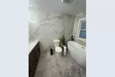 57 Scarcliffe Drive, Malverne, NY 11565 - Photo 10