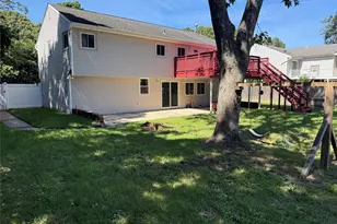 43 Newtown Ave, Selden, NY 11784 - Photo 20