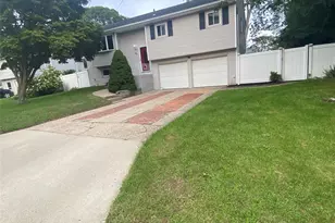 43 Newtown Ave, Selden, NY 11784 - Photo 2