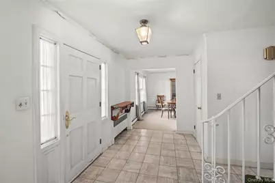 52 Borglum Road, Manhasset, NY 11030 - Photo 2