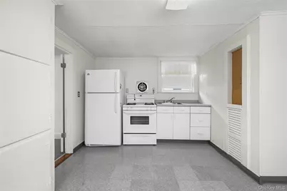 120 N Ocean Avenue, Patchogue, NY 11772 - Photo 16