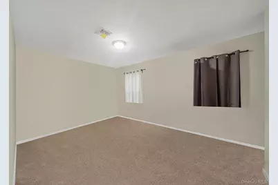 6 Denmark Court, Huntington, NY 11743 - Photo 18