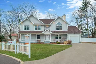 6 Denmark Ct, Huntington, NY 11743 - Photo 2