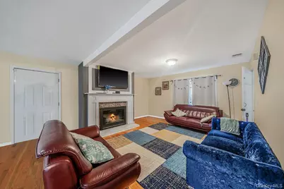 6 Denmark Court, Huntington, NY 11743 - Photo 16