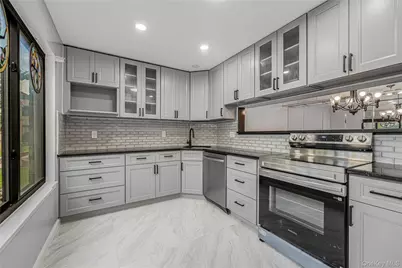 11 Jackson Avenue #27, Scarsdale, NY 10583 - Photo 6