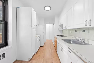 84-01 Main Street #325, Briarwood, NY 11435 - Photo 6