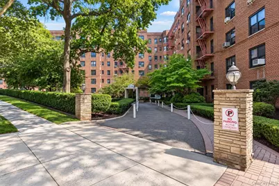 84-01 Main Street #325, Briarwood, NY 11435 - Photo 22