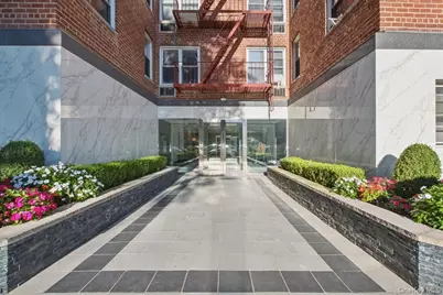 66-15 Thornton Place #4G, Rego Park, NY 11374 - Photo 2