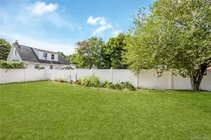 10 Brightside Ave, Central Islip, NY 11722 - Photo 18