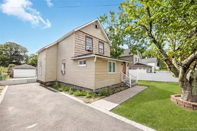 10 Brightside Avenue, Central Islip, NY 11722 - Photo 2