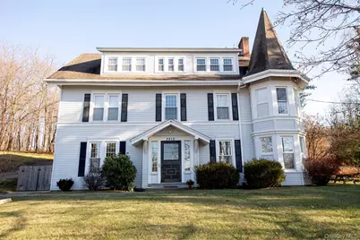 3212 Franklin Avenue #3RD, Millbrook, NY 12545 - Photo 1