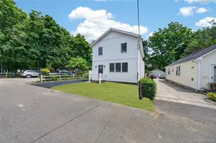 15 Grand Pl, Huntington Station, NY 11746 - Photo 2