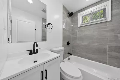 15 Grand Place, Huntington Station, NY 11746 - Photo 12