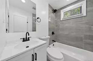 15 Grand Pl, Huntington Station, NY 11746 - Photo 12