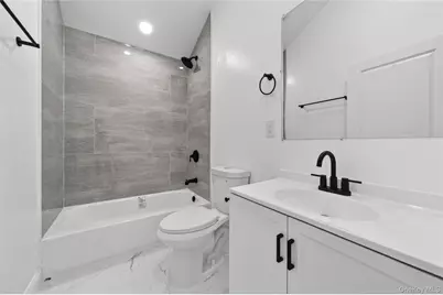 15 Grand Place, Huntington Station, NY 11746 - Photo 18