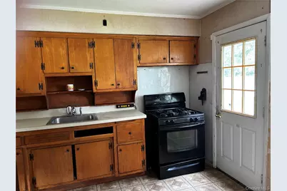 105 Rutledge Road, North Babylon, NY 11703 - Photo 8