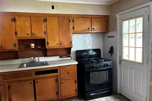 105 Rutledge Rd, North Babylon, NY 11703 - Photo 8