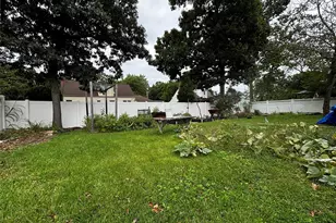 105 Rutledge Rd, North Babylon, NY 11703 - Photo 32