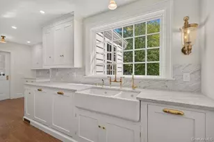 30 Brookside Dr, Manhasset, NY 11030 - Photo 14