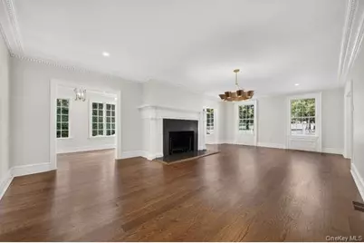 30 Brookside Drive, Manhasset, NY 11030 - Photo 6