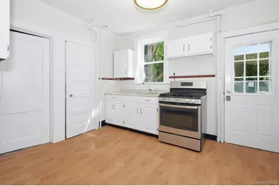 46-48 Robertson Avenue, White Plains, NY 10606 - Photo 8