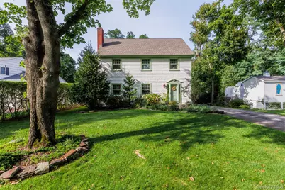 385 Main Street, East Setauket, NY 11733 - Photo 2