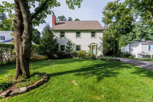 385 Main St, East Setauket, NY 11733 - Photo 2