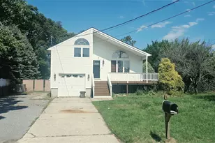 107 Parkview Dr, Shirley, NY 11967 - Photo 2