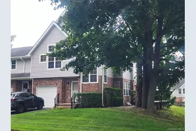 4 Sprucewood Boulevard, Central Islip, NY 11722 - Photo 2
