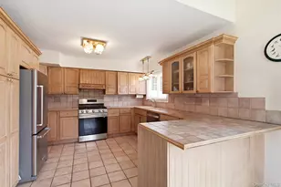 20 Old Town Ln, Huntington, NY 11743 - Photo 6