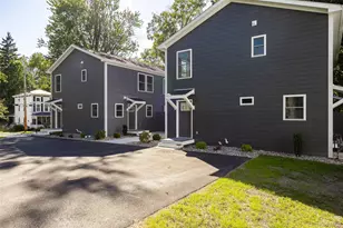 7 Douglas St, Poughkeepsie, NY 12603 - Photo 2