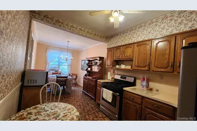 79-04 Kneeland Avenue, Elmhurst, NY 11373 - Photo 16